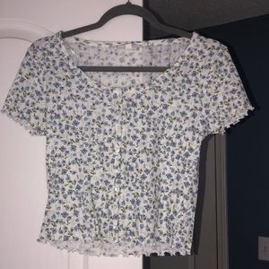 floral button up tee